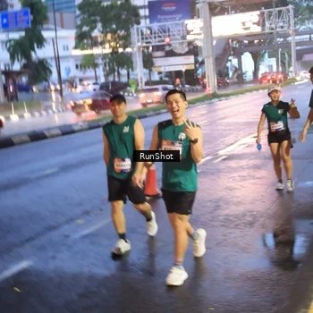Runner Photo 7931079