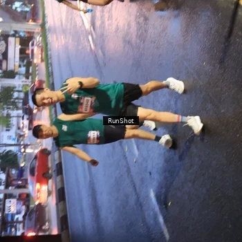 Runner Photo 7931083