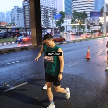 Runner Photo 7931100