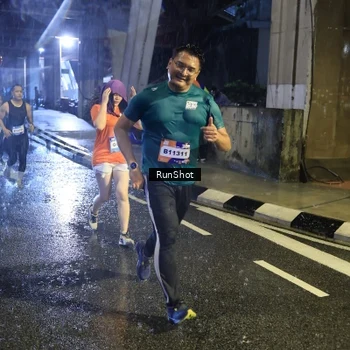 Runner Photo 7931115