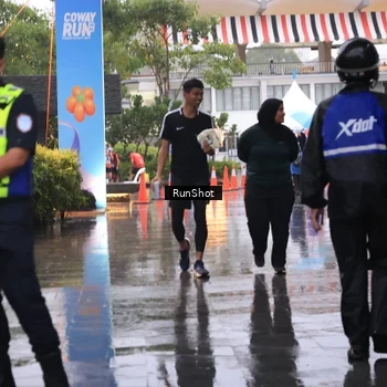 Runner Photo 7931246