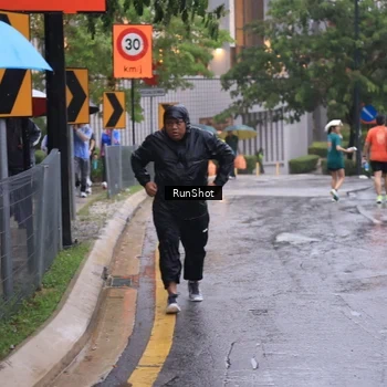 Runner Photo 7931248