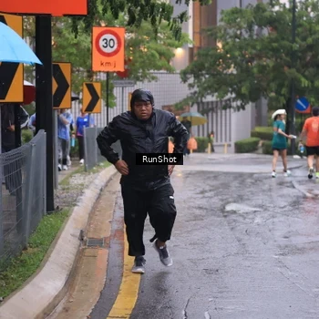 Runner Photo 7931249