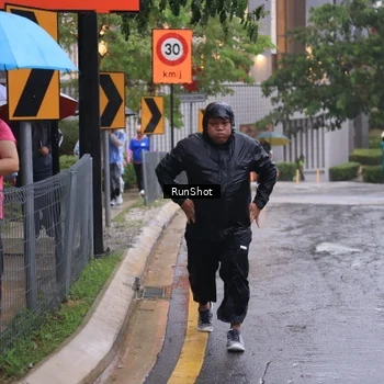 Runner Photo 7931272