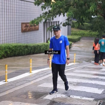 Runner Photo 7931329