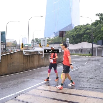 Runner Photo 7931349