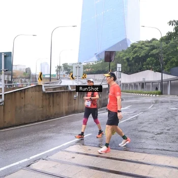 Runner Photo 7931351