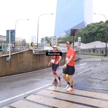 Runner Photo 7931357