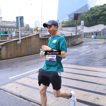 Runner Photo 7931450