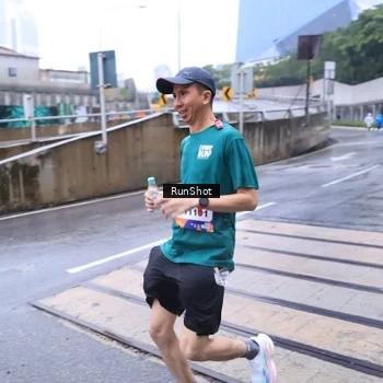 Runner Photo 7931451