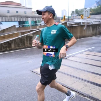 Runner Photo 7931453