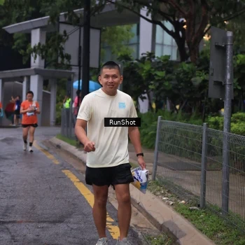 Runner Photo 7931503