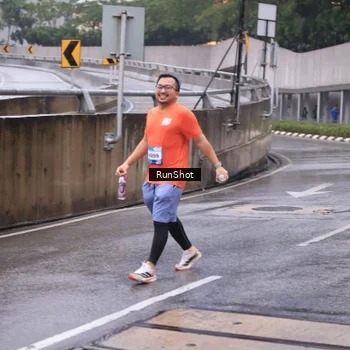 Runner Photo 7931511