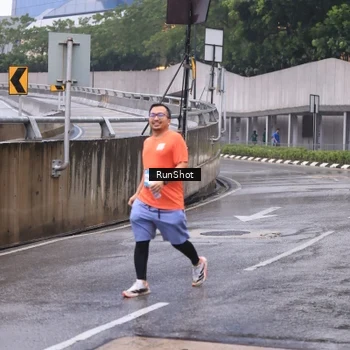 Runner Photo 7931518