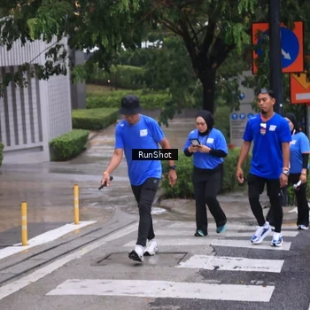 Runner Photo 7931546
