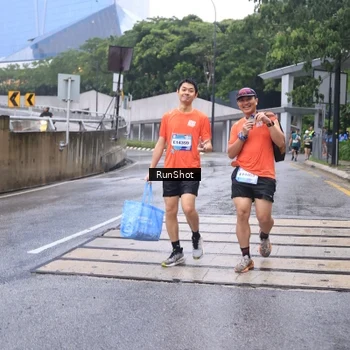 Runner Photo 7931659