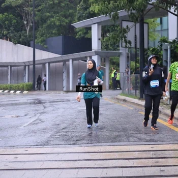 Runner Photo 7931771