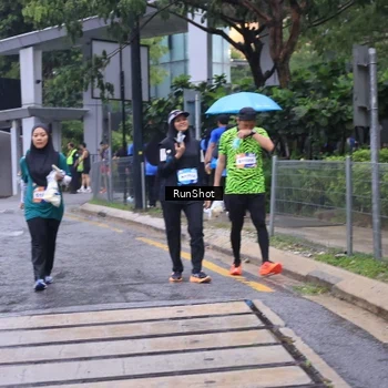 Runner Photo 7931776