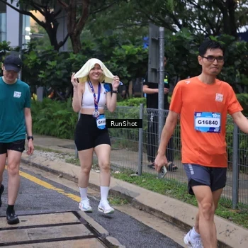 Runner Photo 7931875
