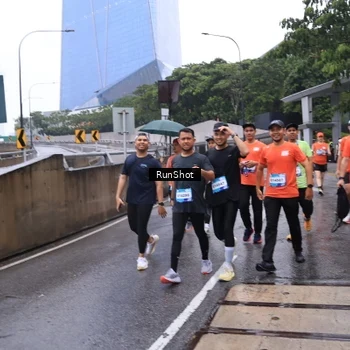 Runner Photo 7931954