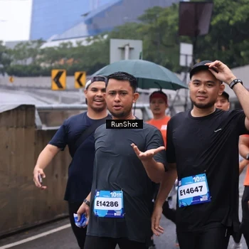 Runner Photo 7931960