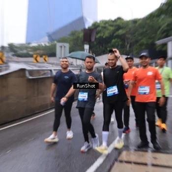 Runner Photo 7931974