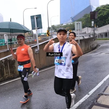 Runner Photo 7932001