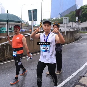 Runner Photo 7932002