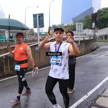 Runner Photo 7932003