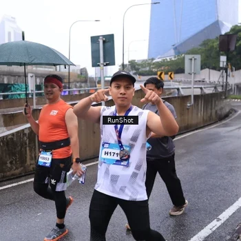 Runner Photo 7932004