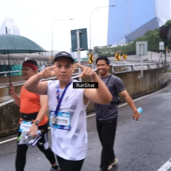 Runner Photo 7932011