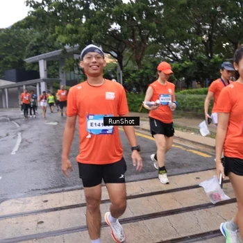 Runner Photo 7932028