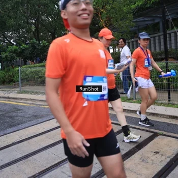 Runner Photo 7932038