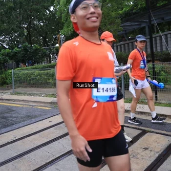 Runner Photo 7932039