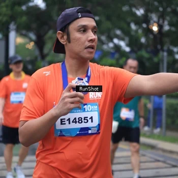 Runner Photo 7932044