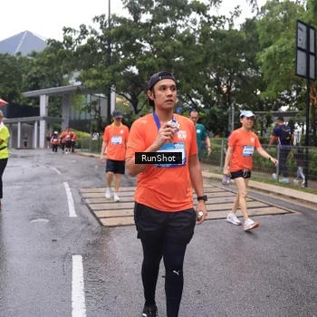 Runner Photo 7932048