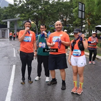 Runner Photo 7932056