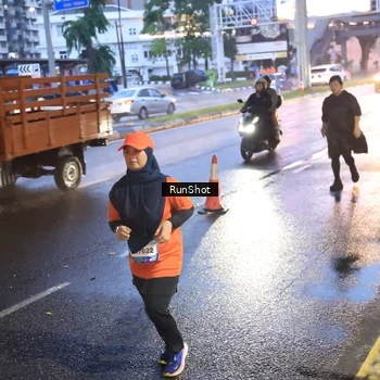 Runner Photo 7932064