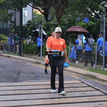 Runner Photo 7932069