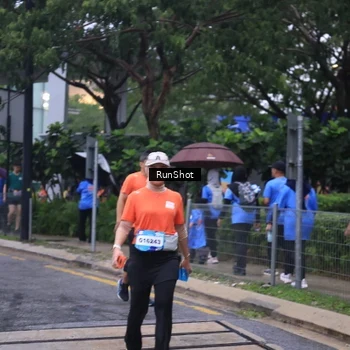 Runner Photo 7932070