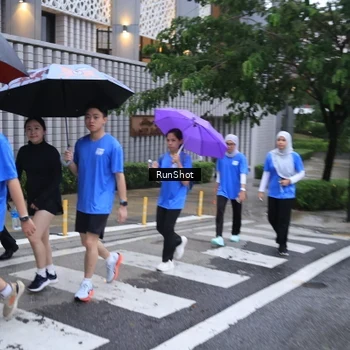 Runner Photo 7932082