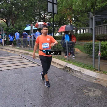 Runner Photo 7932110