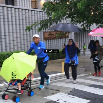 Runner Photo 7932160