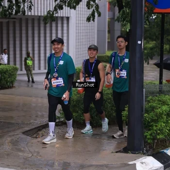 Runner Photo 7932225