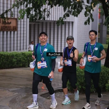 Runner Photo 7932235