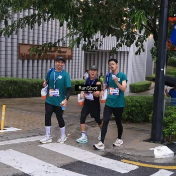 Runner Photo 7932245