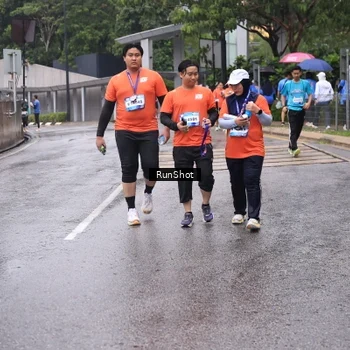 Runner Photo 7932263