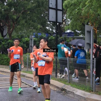 Runner Photo 7932300