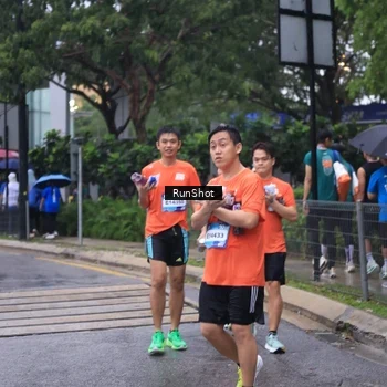 Runner Photo 7932301