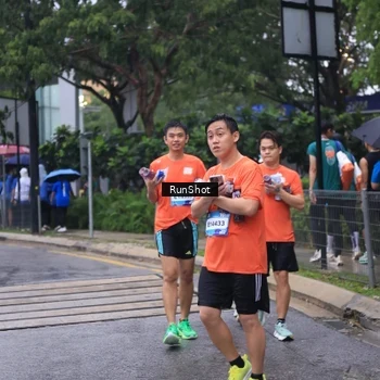 Runner Photo 7932302